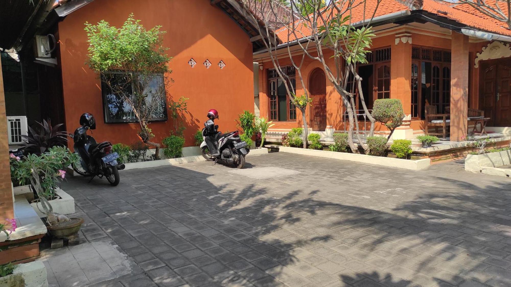 Keyani Bungalows Lovina Exterior photo
