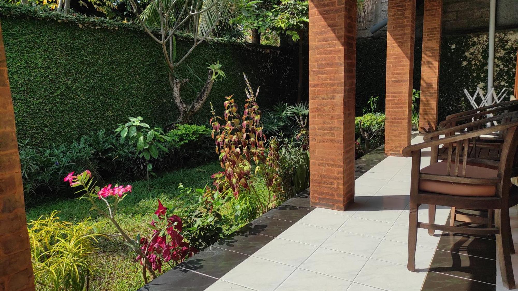 Keyani Bungalows Lovina Exterior photo